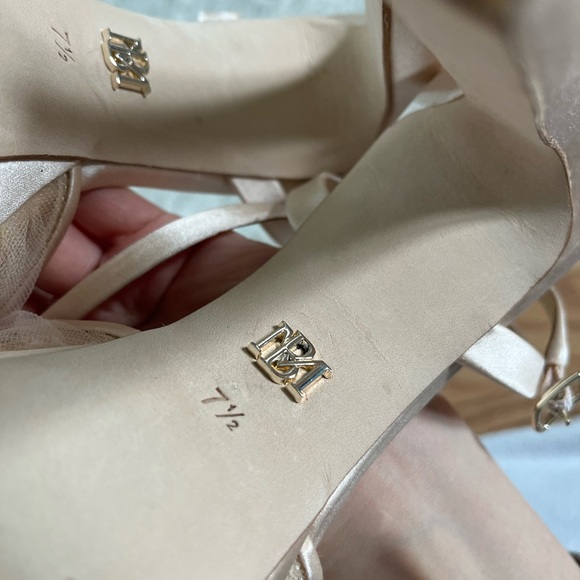 Badgley Mischka platform heels - Picture 4 of 6